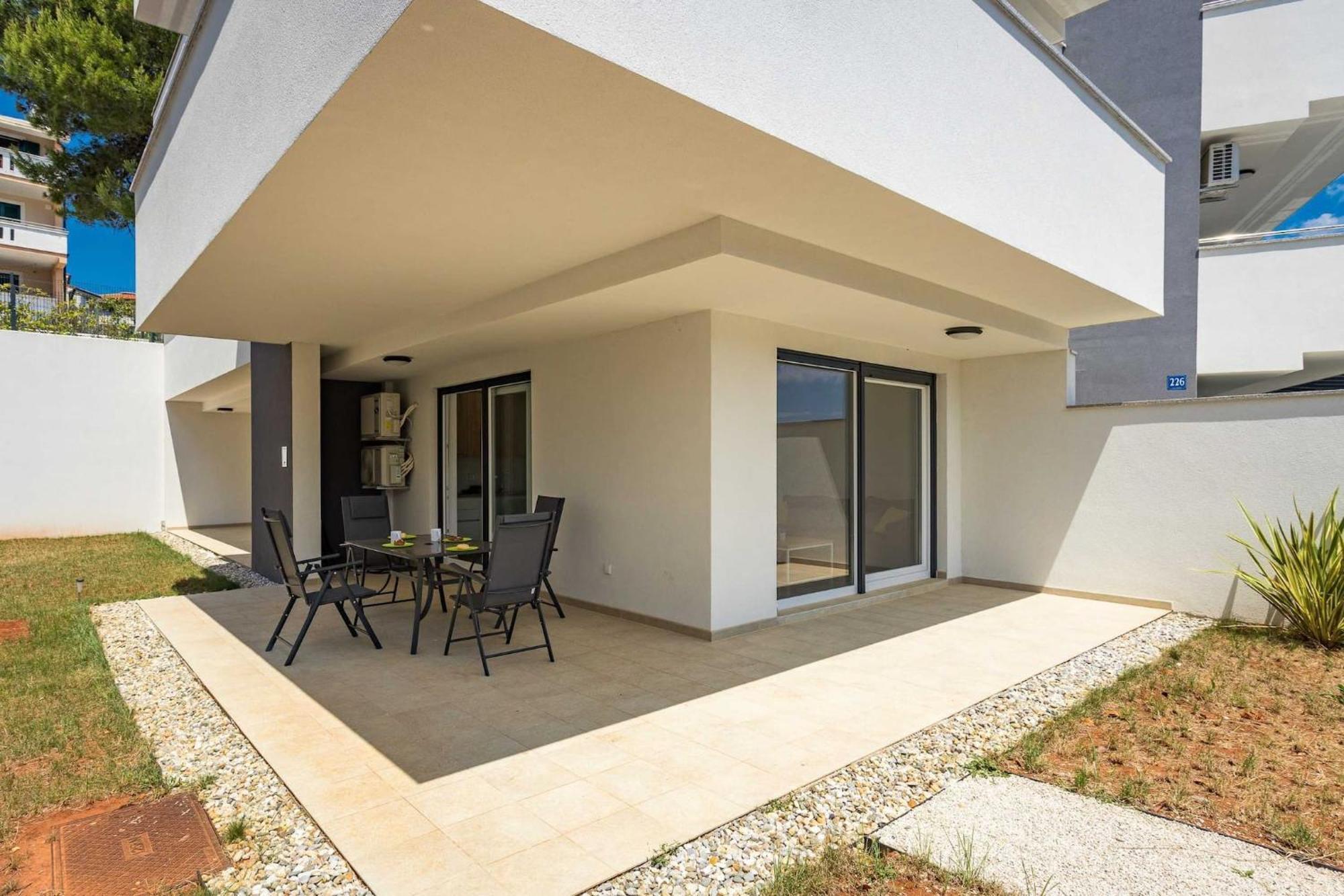 Apartments At Villa Frida Premantura Dış mekan fotoğraf